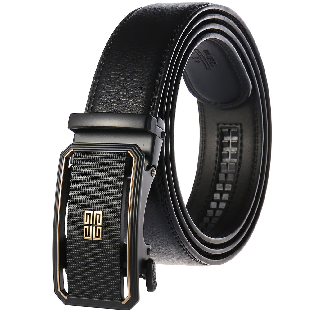 Ceinture homme Sartre noire avec boucle automatique rectangulaire dorée et détail texturé #fullwidth