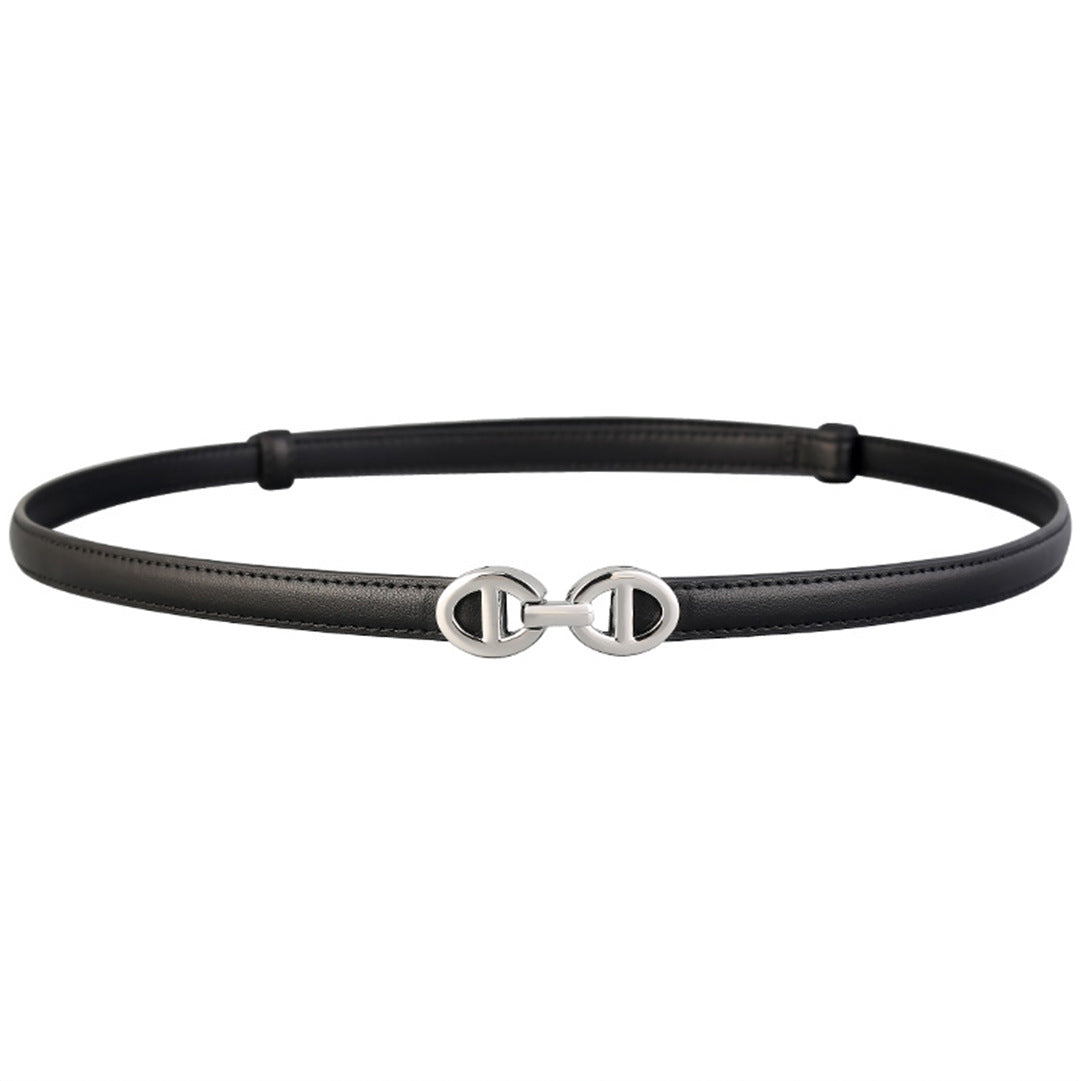 Ceinture femme fine Solange en cuir de vachette noir avec boucle ardillon argentée arrondie sur fond blanc