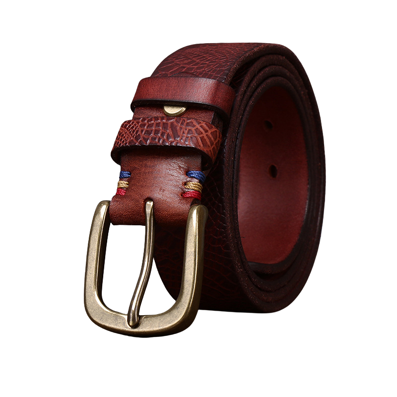 Ceinture pour homme Textuborn en cuir marron avec relief crocodile et boucle ovale en laiton vieilli #fullwidth