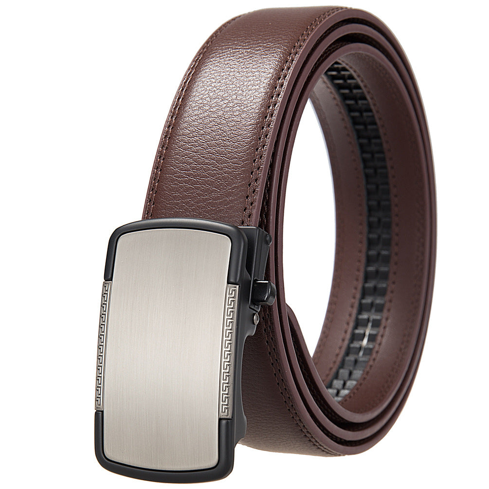 Ceinture homme Tuilerie 20 en cuir marron avec boucle automatique rectangulaire argentée à finition mate et décors géométriques.