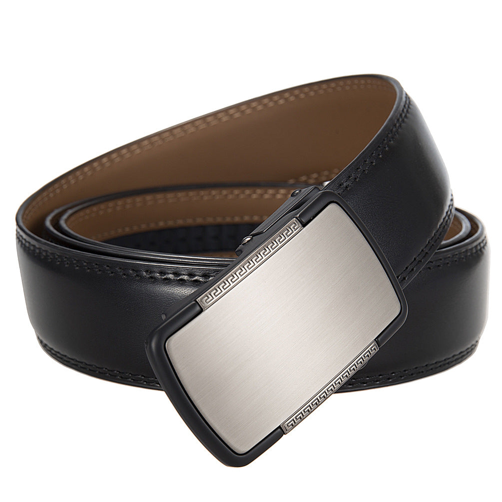 Ceinture homme Tuilerie 95 en cuir noir avec boucle rectangulaire automatique argentée à finition mate et décor géométrique.