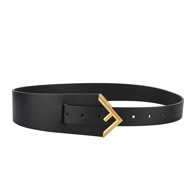 Ceinture Ursule noire en cuir refendu de vachette avec traitement daim, large de 6,3 cm, dotée d'une boucle géométrique dorée angulaire et minimaliste.