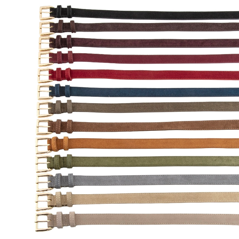 Ceinture femme Virtuose en cuir de vachette refendu finition daim, disponible dans une variété de couleurs avec boucle dorée rectangulaire.