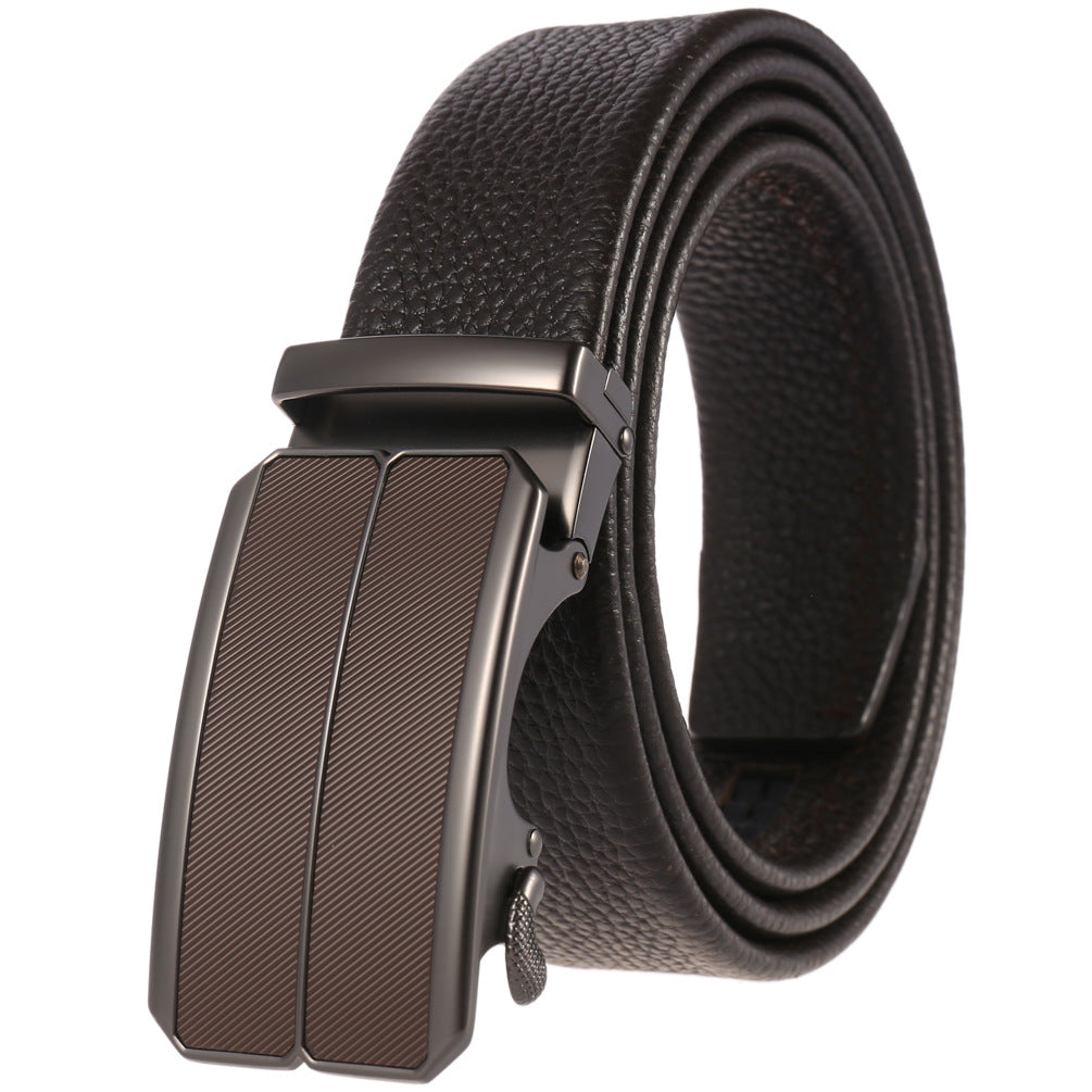 Ceinture homme Yves en cuir marron avec boucle automatique en alliage noir et insert marron texturé.