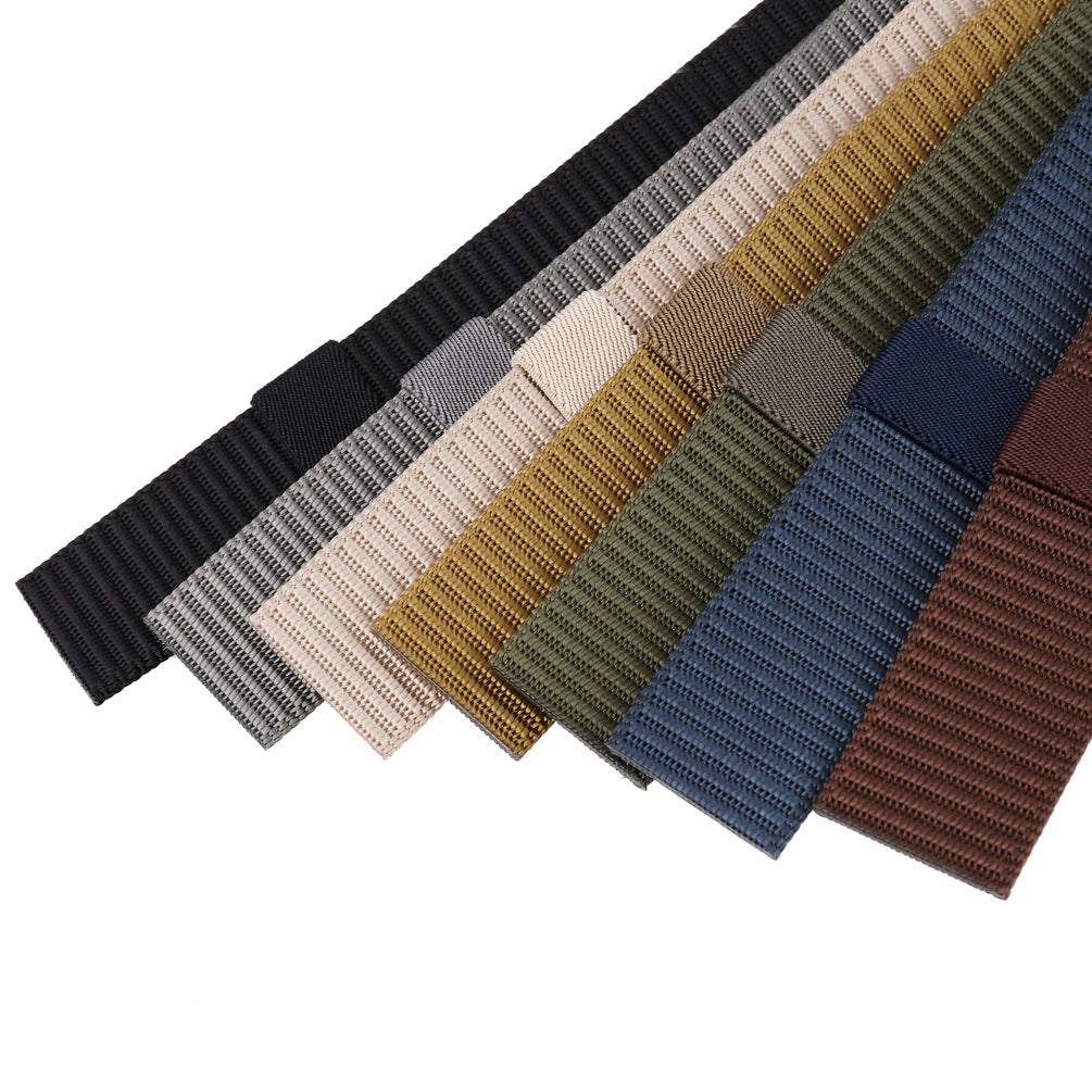 Collection de ceintures pour homme Zola 1 dans diverses couleurs : noir, gris, beige, kaki, bleu marine et marron. #fullwidth
