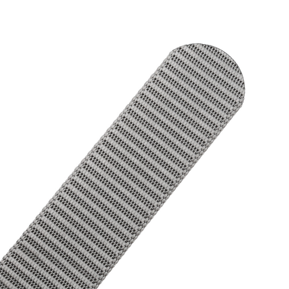 Ceinture pour homme Zola 2 en tissu texturé gris et noir avec des rayures fines diagonales.