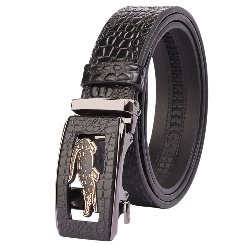 Ceinture Alban 3 noire en cuir pleine fleur avec effet crocodile embossé et boucle automatique ornée d'un logo crocodile doré.