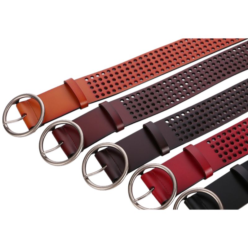 Ceintures pour femme Alpes en cuir perforé de couleur marron, bordeaux, rouge et noir, avec boucle ronde argentée vieillie.
