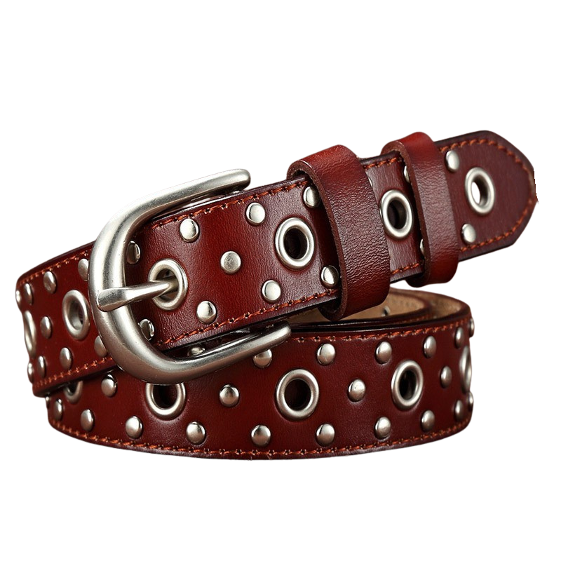 Ceinture femme Amandine en cuir de vachette bordeaux, ornée de clous argentés et d'œillets, avec une boucle ardillon arrondie.