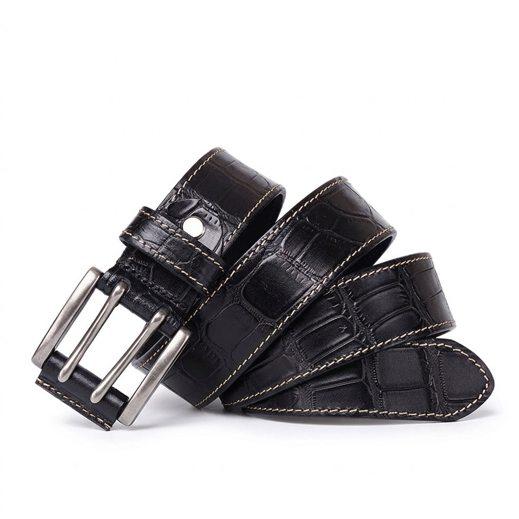 Ceinture Amboise en cuir de vachette pleine fleur gaufré façon crocodile avec boucle double ardillon en alliage argenté patiné et surpiqûres sellier