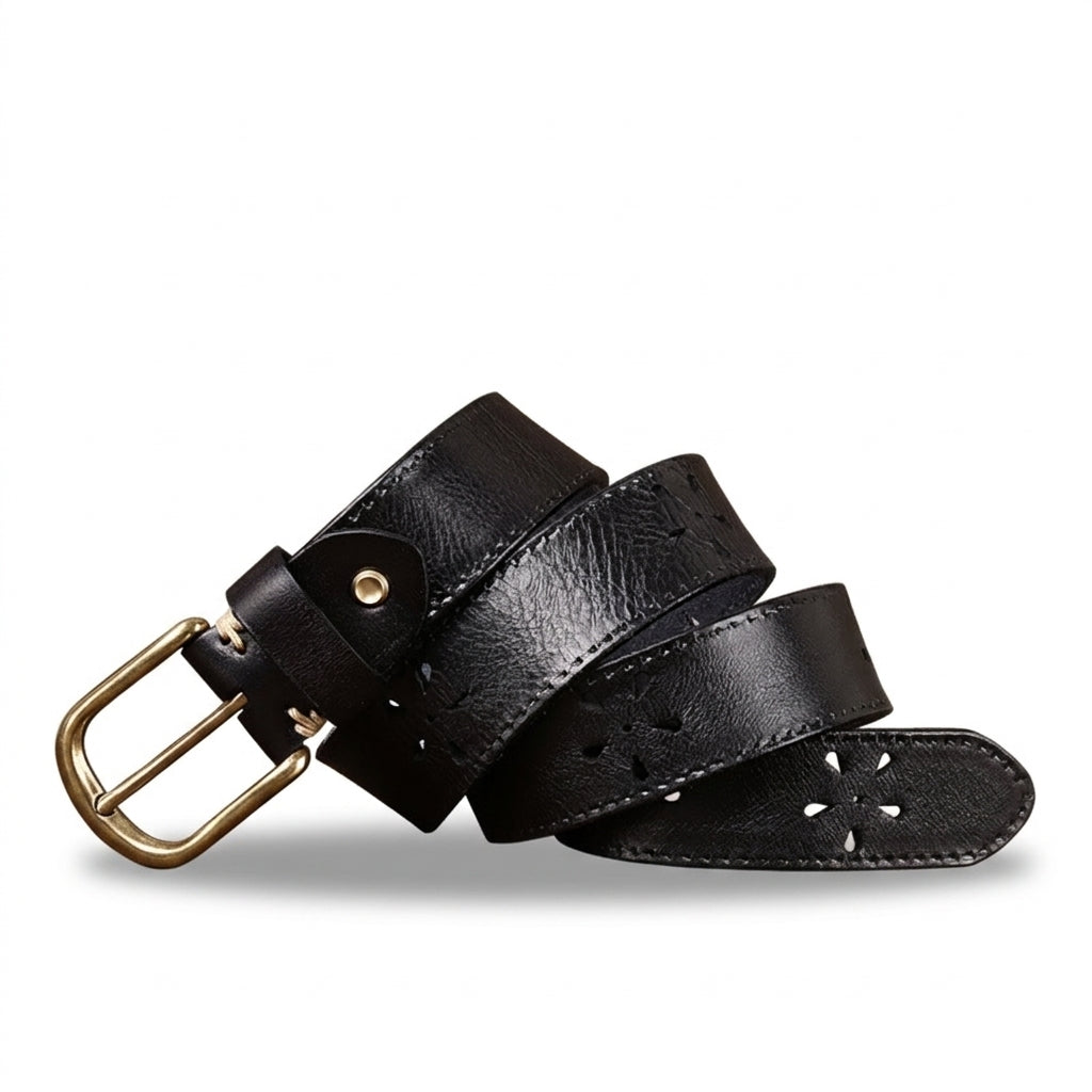 Ceinture pour homme Batignolles en cuir pleine fleur noir avec motifs perforés et boucle ardillon en cuivre doré vieilli, style vintage artisanal.