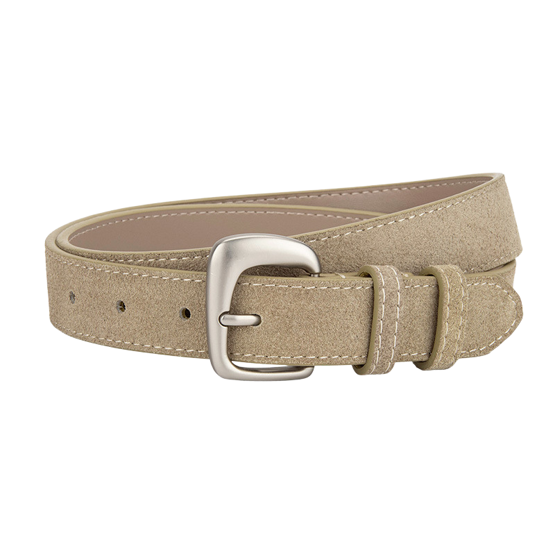 Ceinture fine Bérengère en cuir de vachette beige aspect suédé avec boucle argentée mate.