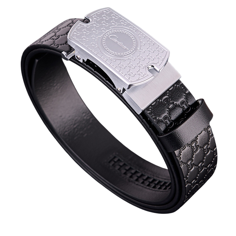 Ceinture en cuir noir pour homme, modèle Bretagne, avec boucle ardillon rectangulaire argentée et motif embossé discret sur le cuir.