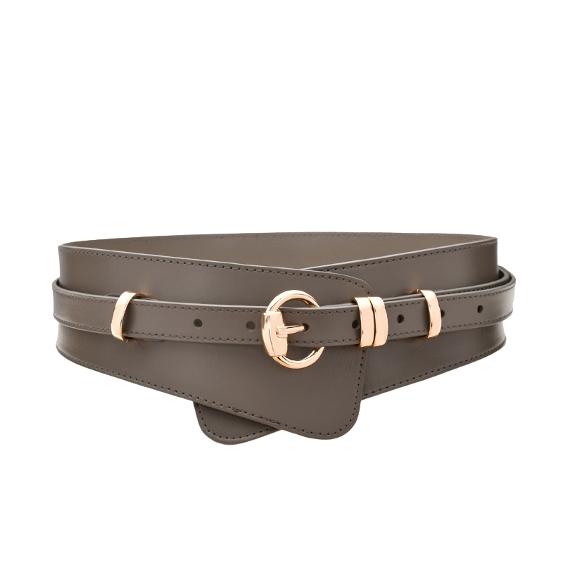 Ceinture Camélia grise en cuir avec boucle dorée et passant, largeur ajustable, élégante et moderne.