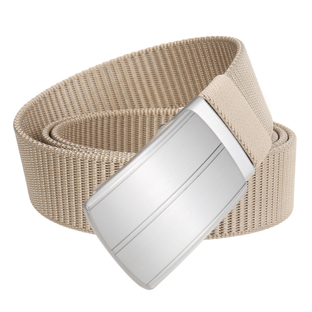 Ceinture Cézanne beige avec boucle automatique argentée à deux rayures.