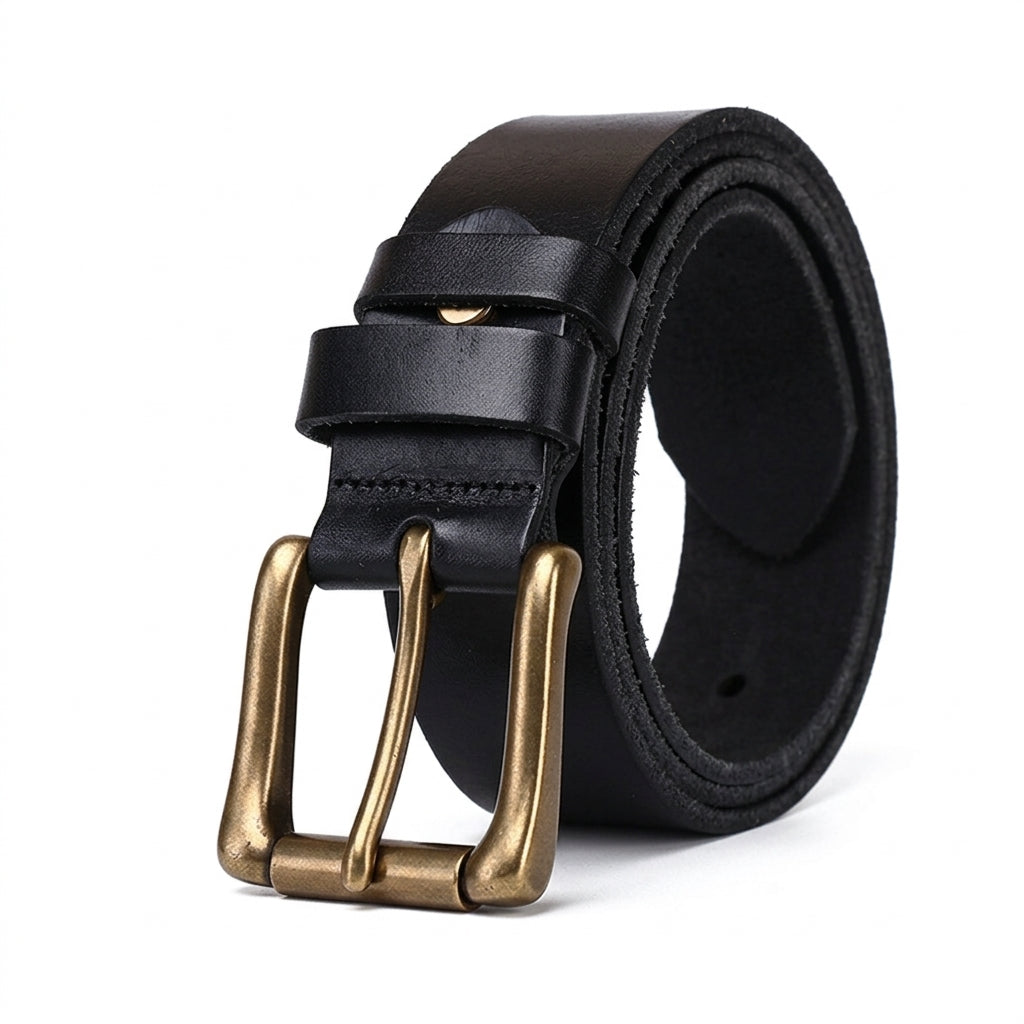 Ceinture homme Villandry en cuir pleine fleur noir avec boucle ardillon carrée en cuivre vieilli, design artisanal robuste.