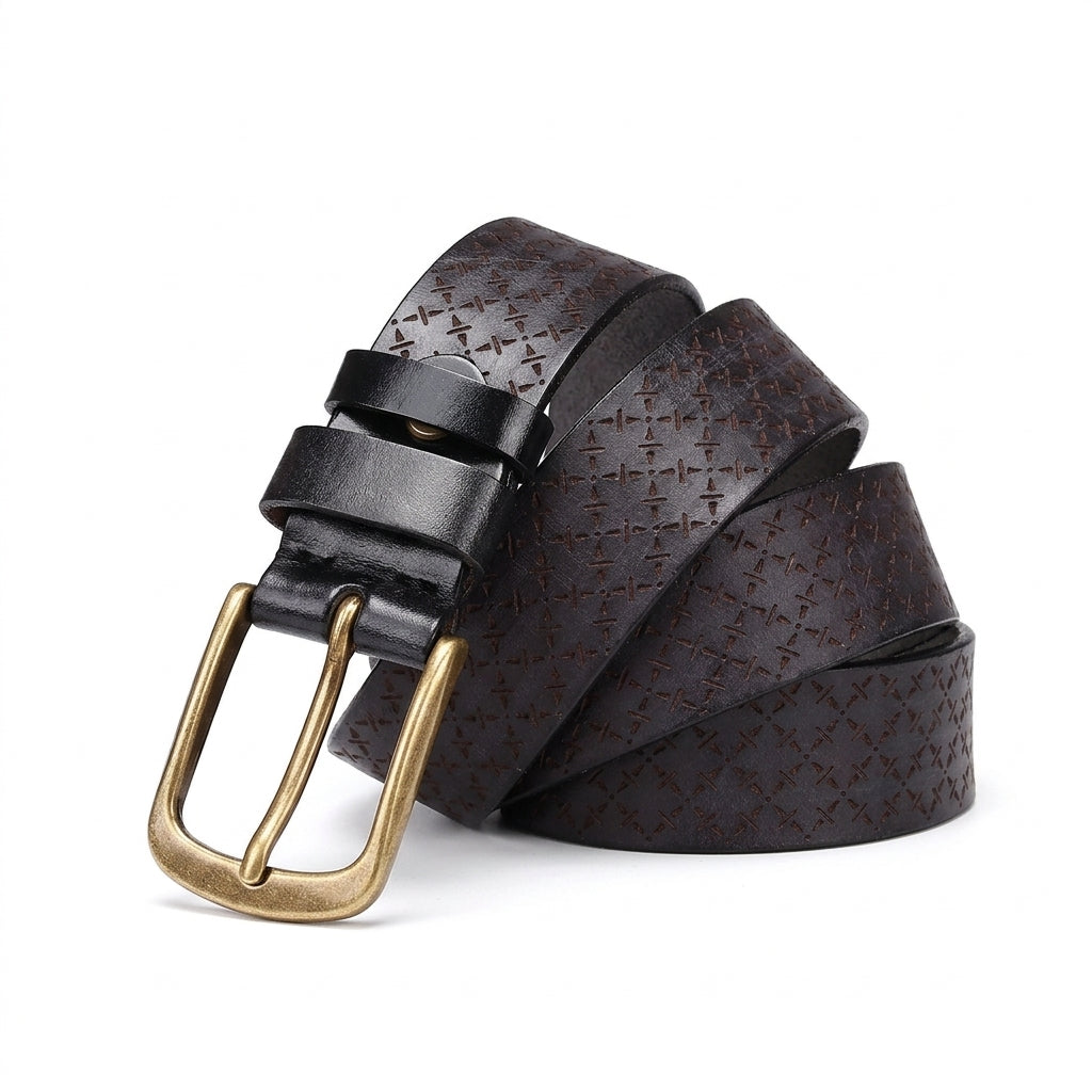 Ceinture homme Chambord en cuir pleine fleur marron foncé avec motifs géométriques gravés et boucle ardillon en cuivre patiné
