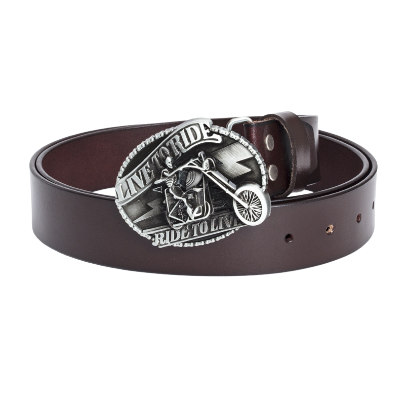 Ceinture pour homme Clandestin 1 en cuir marron foncé avec une boucle ovale argentée ornée d'un motif tête de mort sur moto et l'inscription LIVE TO RIDE, RIDE TO LIVE.