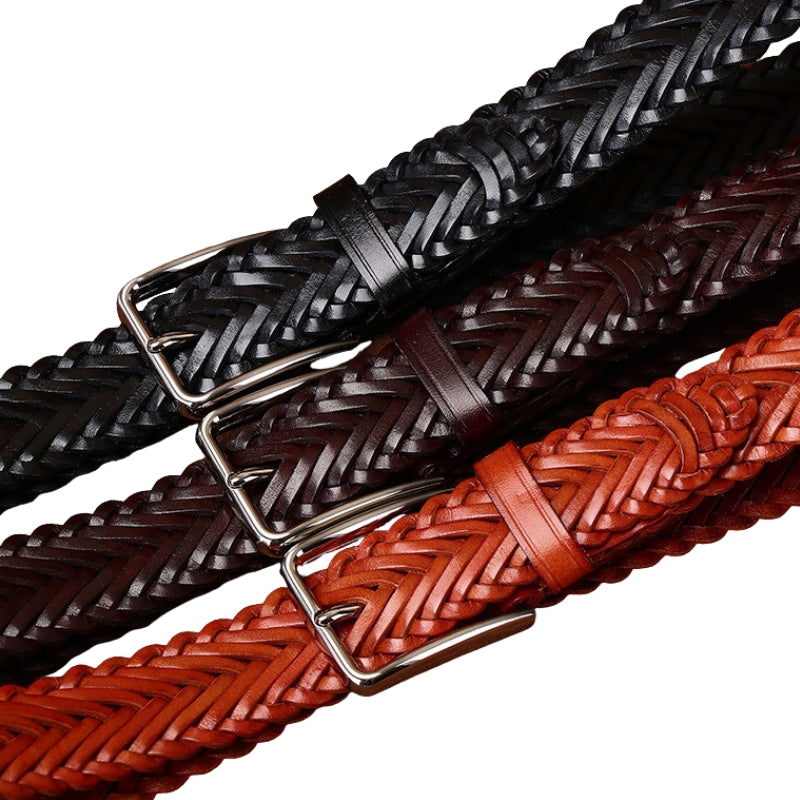Trois ceintures Constantin en cuir tressé de différentes couleurs : noir, marron foncé et marron clair, dotées d'une boucle ardillon argentée. #fullwidth