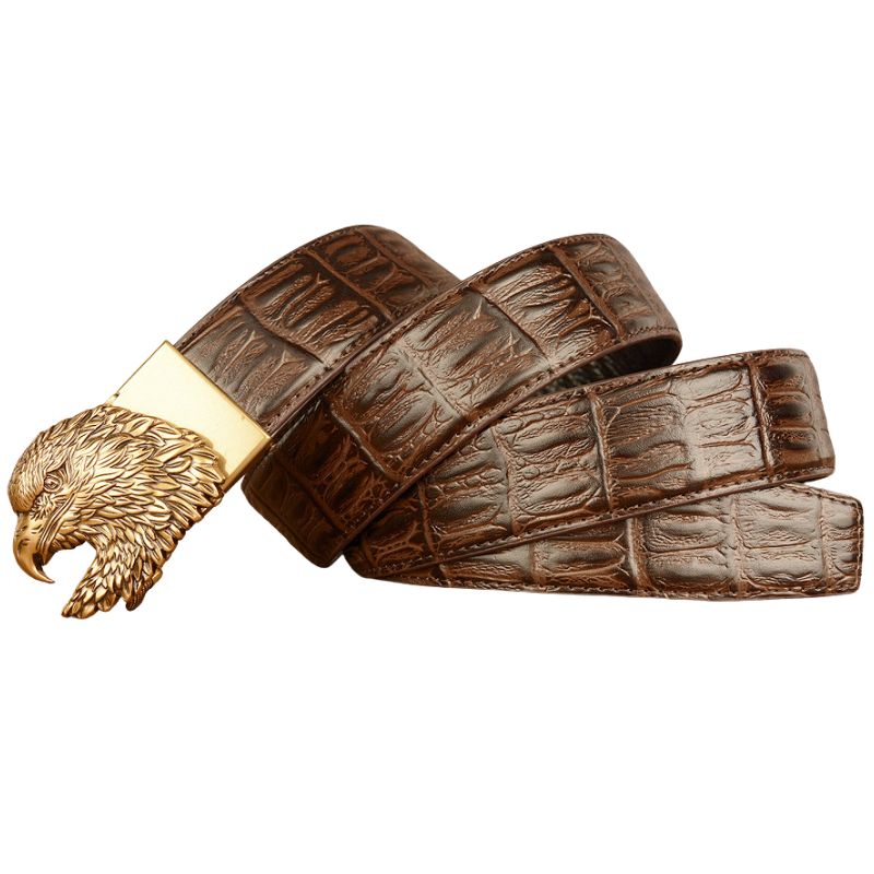 Ceinture pour homme Crocoborn 1 en cuir marron texturé effet crocodile avec boucle tête d'aigle dorée sculptée #fullwidth
