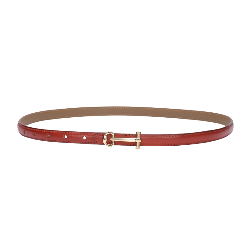 Ceinture fine rouge Diane en cuir lisse avec boucle dorée en forme de clé