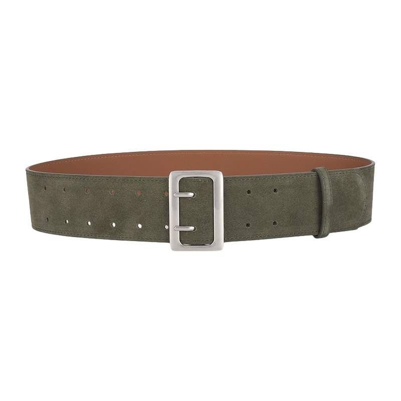Ceinture large Doriane en cuir suédé vert avec boucle rectangulaire argentée mate.
