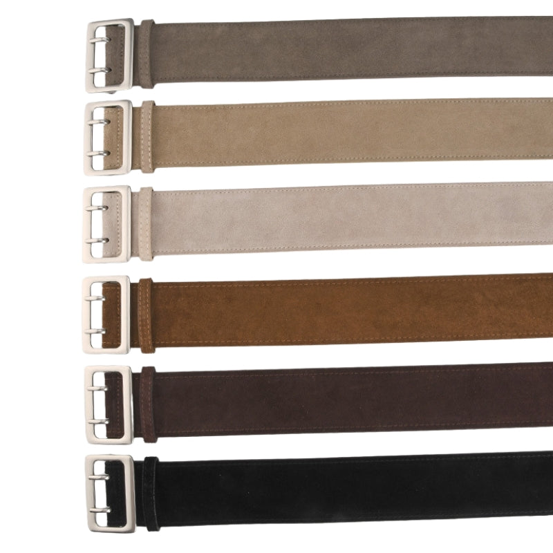 Ceinture large Doriane en cuir suédé disponible en plusieurs coloris : gris, beige, taupe, marron, chocolat et noir, avec une boucle rectangulaire argentée mate.