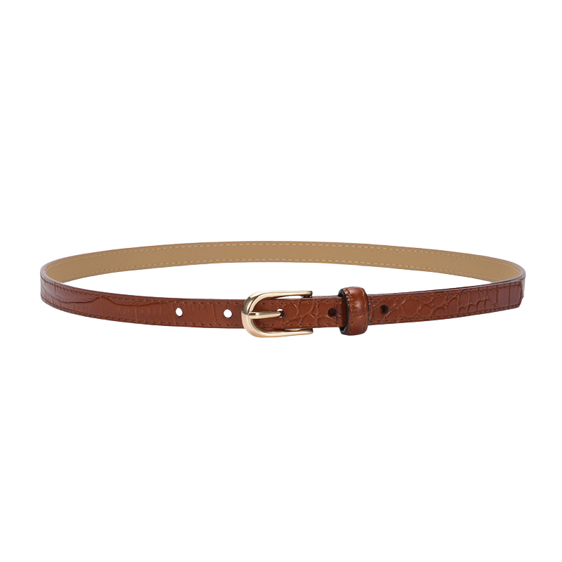 Ceinture fine marron pour femme, modèle Élégante, en cuir refendu avec texture crocodile et boucle ardillon dorée.