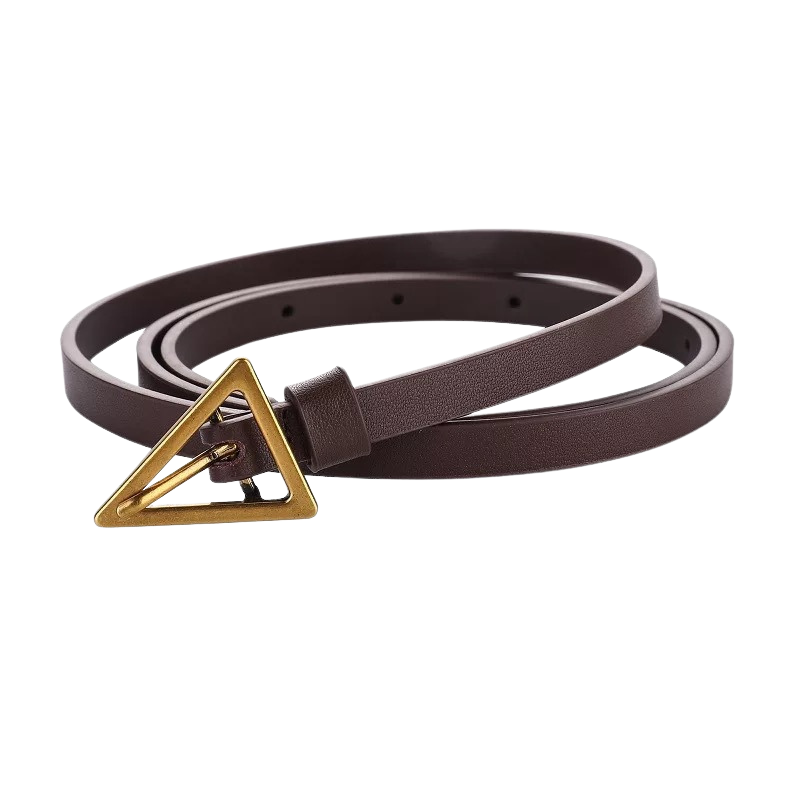 Ceinture fine Élodie en cuir marron avec boucle dorée en forme de triangle et finition nouée.