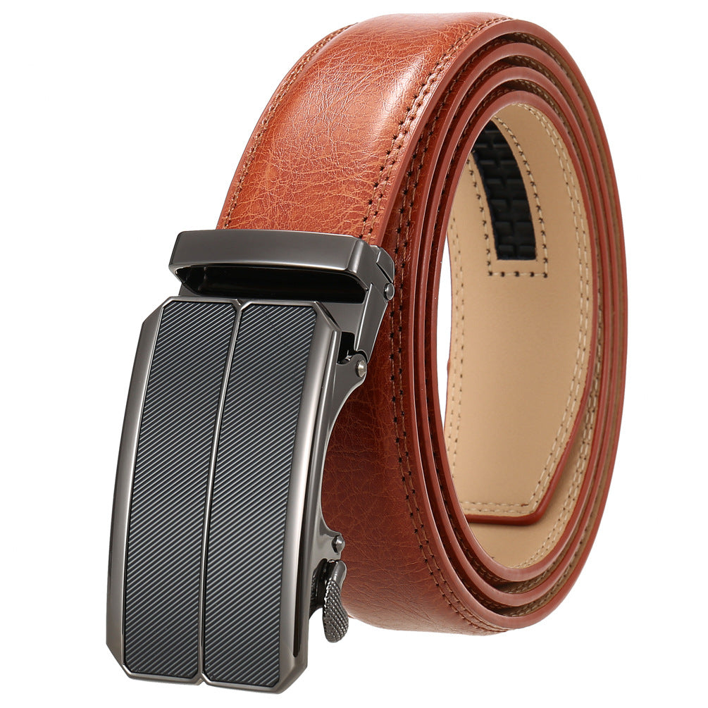 Ceinture homme Éloi 60 en cuir de vachette marron avec boucle automatique rectangulaire en métal gris anthracite texturé.