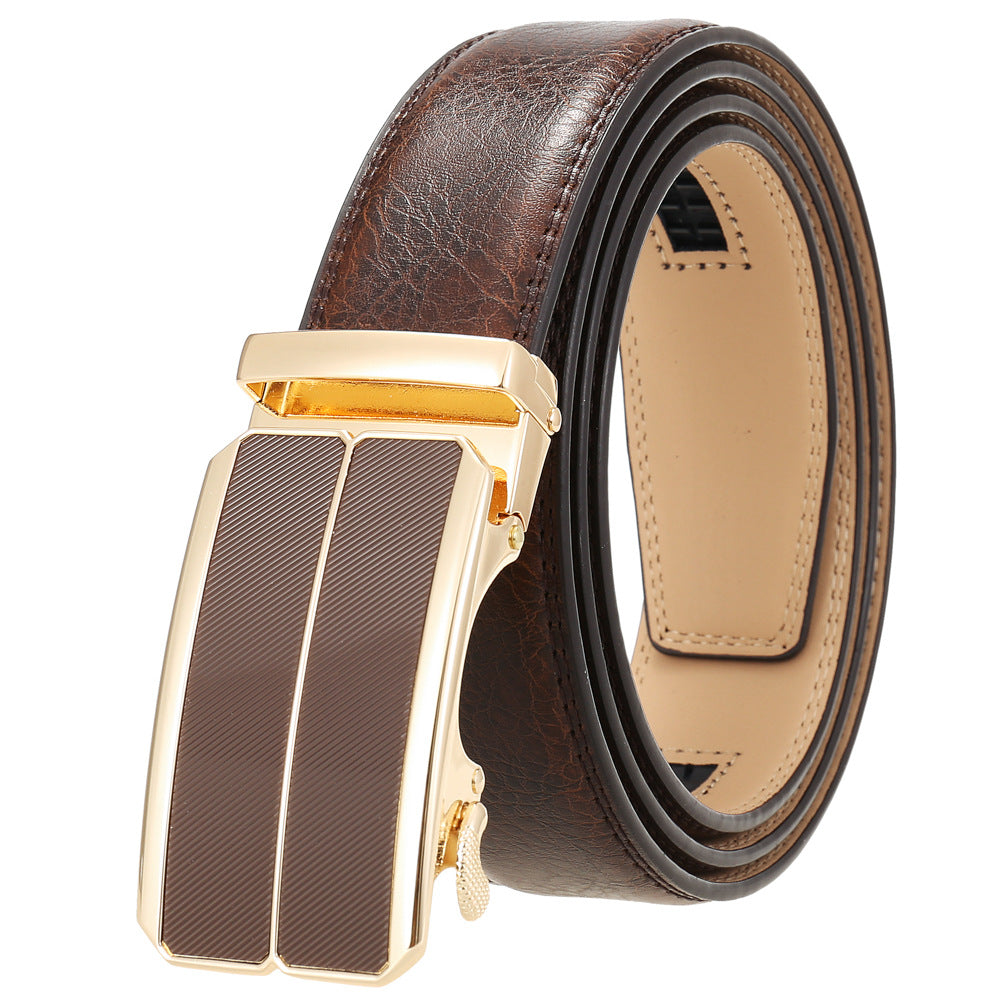 Ceinture pour homme Éloi 60 en cuir marron avec boucle automatique dorée et détails texturés sur la lanière.