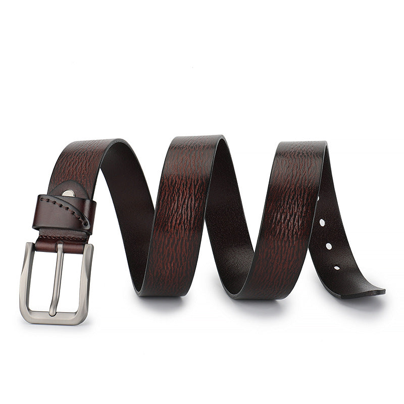 Ceinture en cuir de vachette marron foncé pour homme, modèle Émile Bleu 1, avec boucle ardillon argentée et texture grainée. #fullwidth