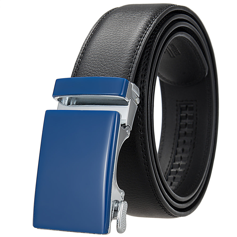 Ceinture Étoile 20 pour homme avec boucle automatique rectangulaire bleue et argentée, et lanière en cuir noir. #fullwidth