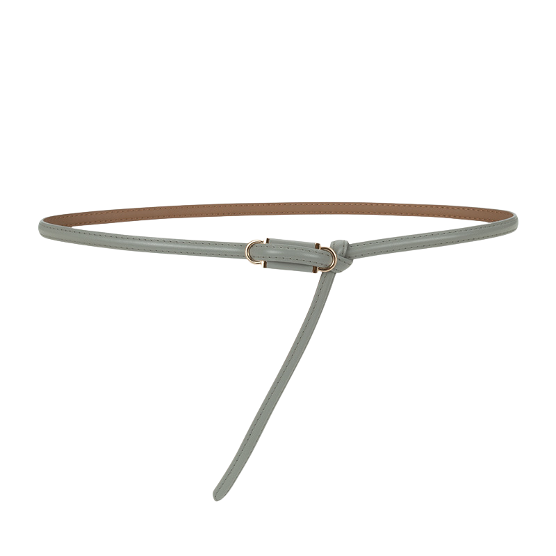 Ceinture Étoile fine en cuir refendu gris clair pour femme, avec un système de nouage sans boucle et des détails dorés discrets.