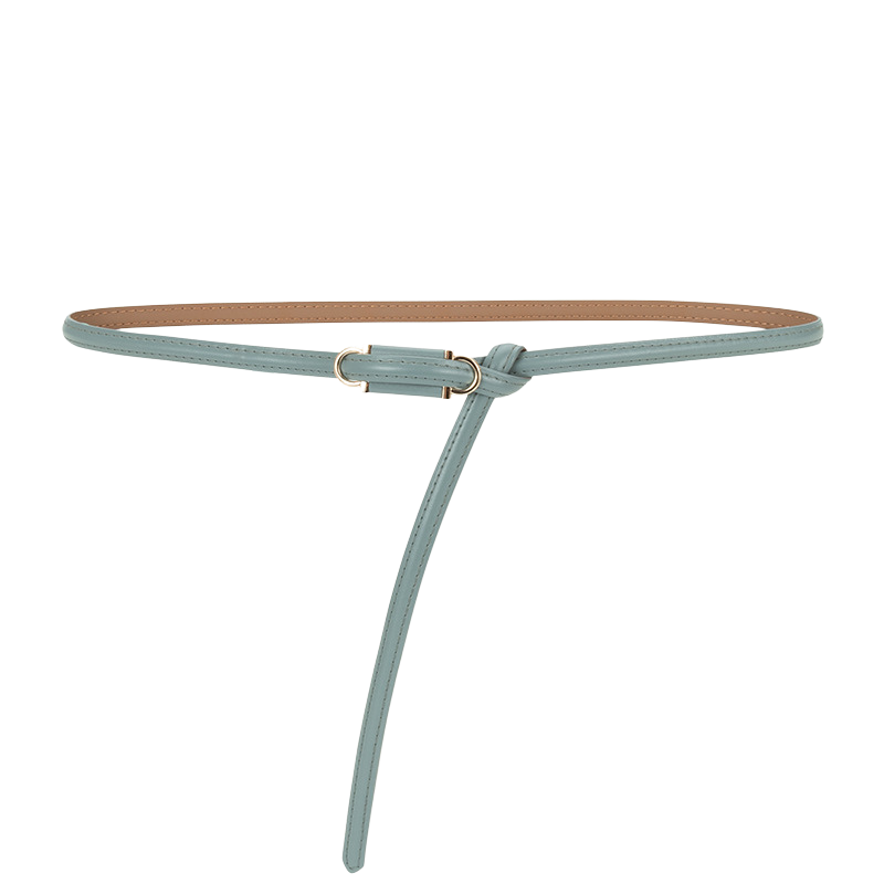 Ceinture Étoile bleu clair en cuir refendu de vachette, fine et sans boucle avec un nœud décoratif et des anneaux dorés.