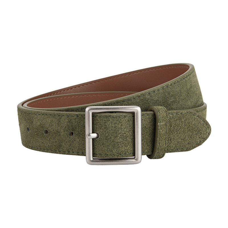 Ceinture pour femme Évangéline en cuir refendu vert effet daim, avec une boucle ardillon carrée en métal argenté.