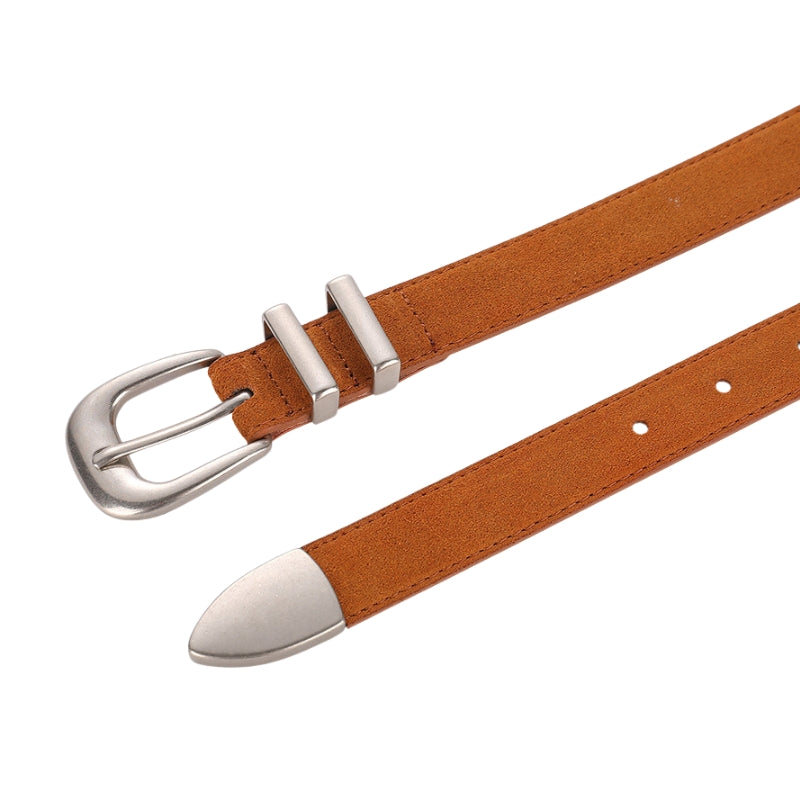 Ceinture marron en cuir suédé pour femme, modèle Féerique, avec boucle argentée vintage et finitions métalliques.