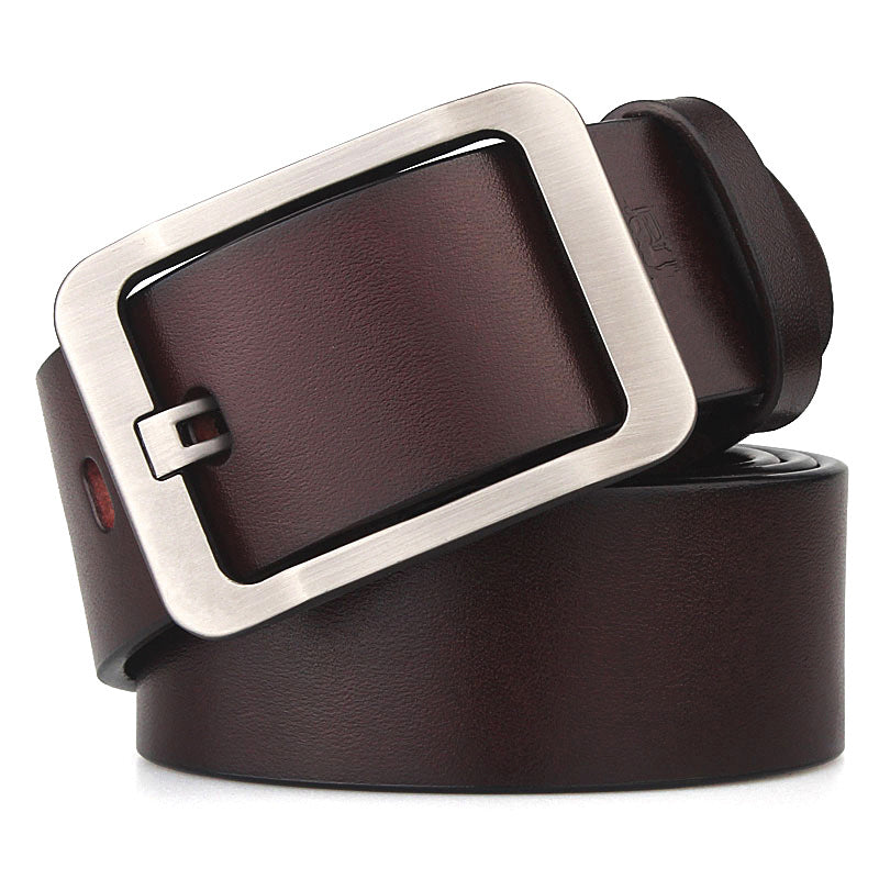 Ceinture homme Flaubert en cuir de vachette lisse marron foncé avec boucle carrée argentée sobre.