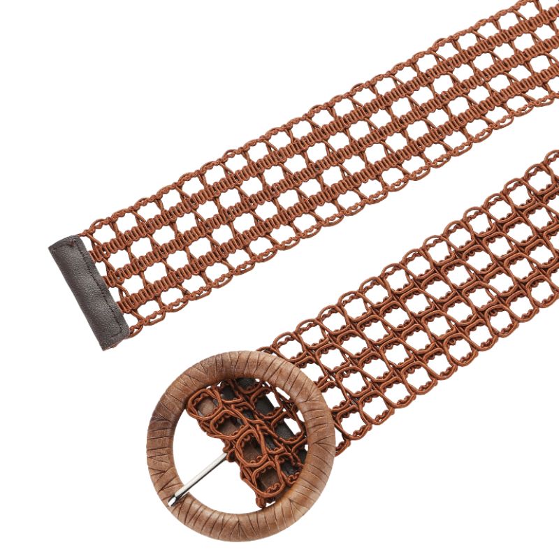 Ceinture tressée ajourée en tissu marron Flavie avec boucle ronde recouverte de tissu assorti.