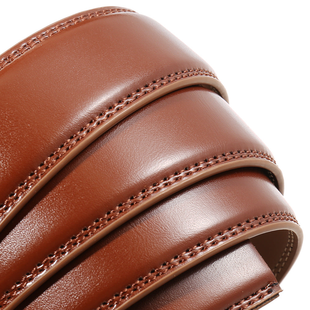 Ceinture homme Gaël en cuir de vachette lisse marron clair avec surpiqûres ton sur ton.