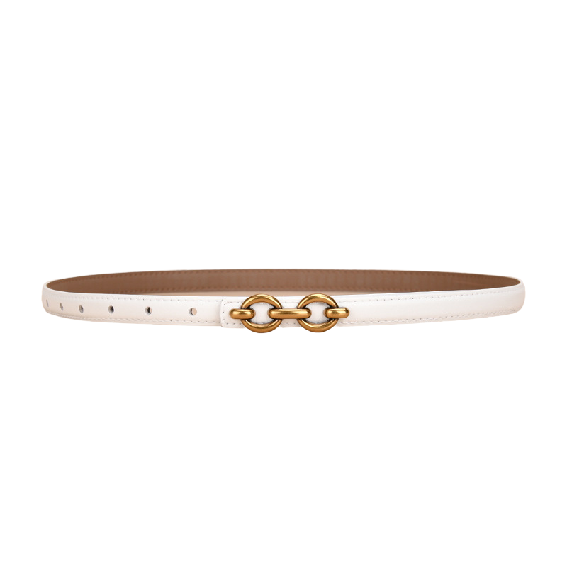 Ceinture fine blanche Geneviève en cuir lisse avec boucle dorée à maillons ovales.