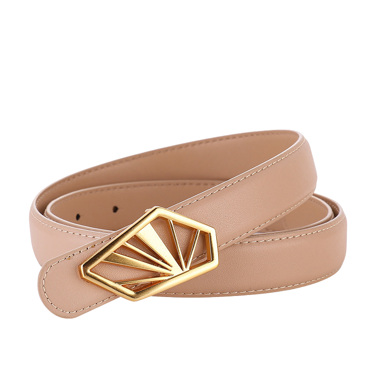 Ceinture femme Glorieuse beige en cuir de vachette avec boucle décorative dorée en forme d'éventail.