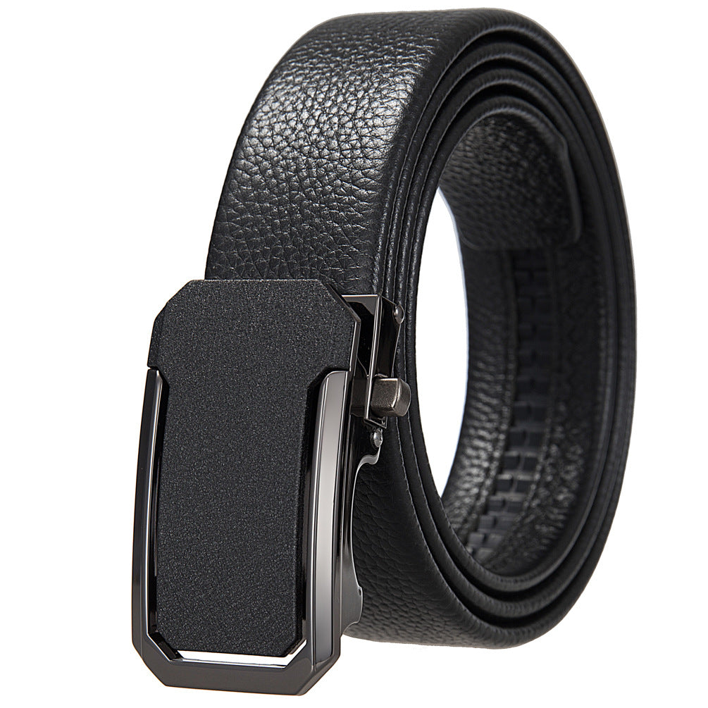 Ceinture homme Hugo Chic en cuir noir texturé avec boucle automatique mate brossée et grainée, système à crémaillère sans trous, largeur 3,5 cm.