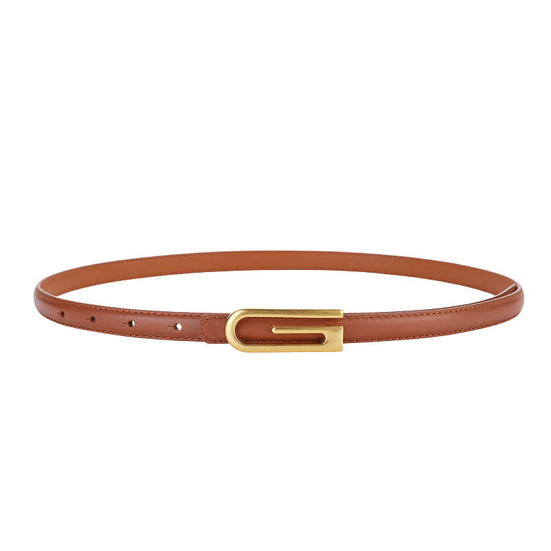 Ceinture fine femme Isaure en cuir marron avec boucle dorée asymétrique