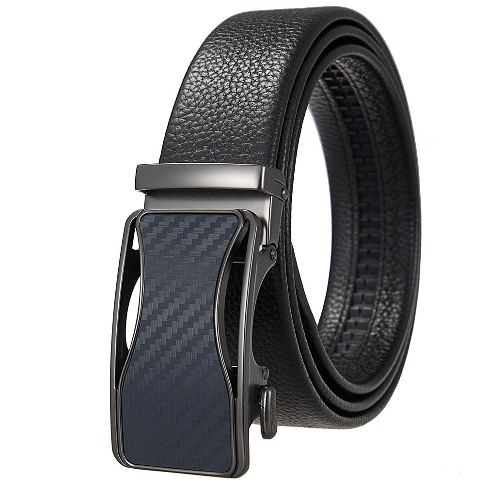 Ceinture Jules Lin noire pour homme en cuir de vachette refendu avec boucle automatique rectangulaire et insert effet carbone bleu. Système à crémaillère. Largeur 3,5 cm. #fullwidth