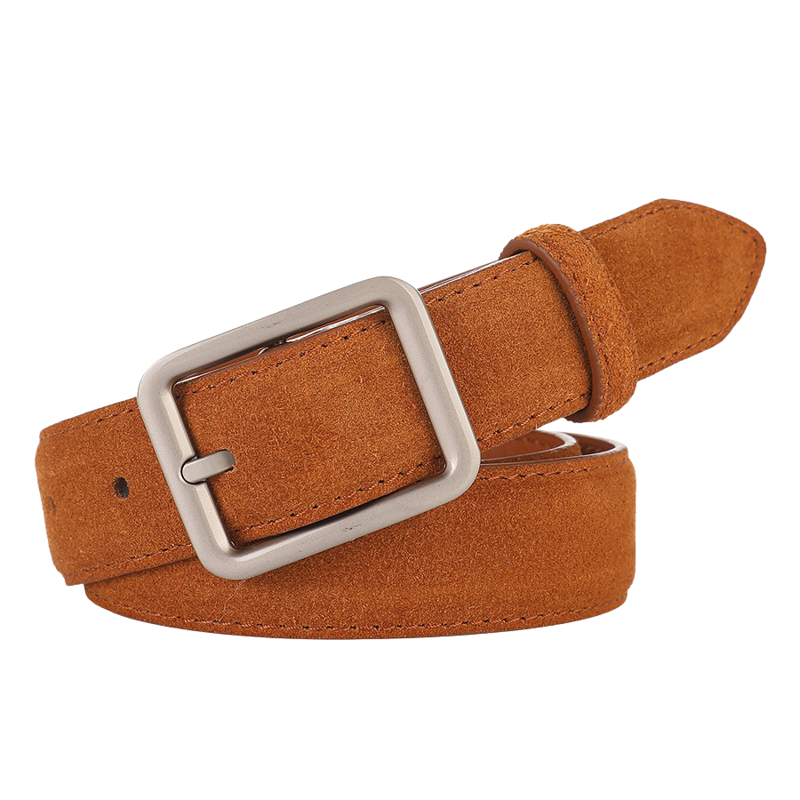 Ceinture femme Justesse en suède couleur camel avec une boucle carrée argentée minimaliste.