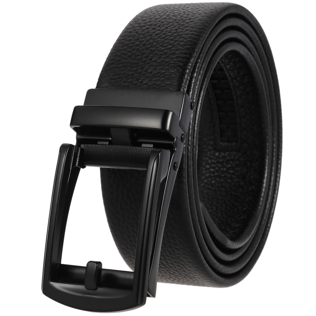 Ceinture Léo pour homme en cuir de vachette noir avec boucle automatique rectangulaire en métal noir mat à crémaillère.