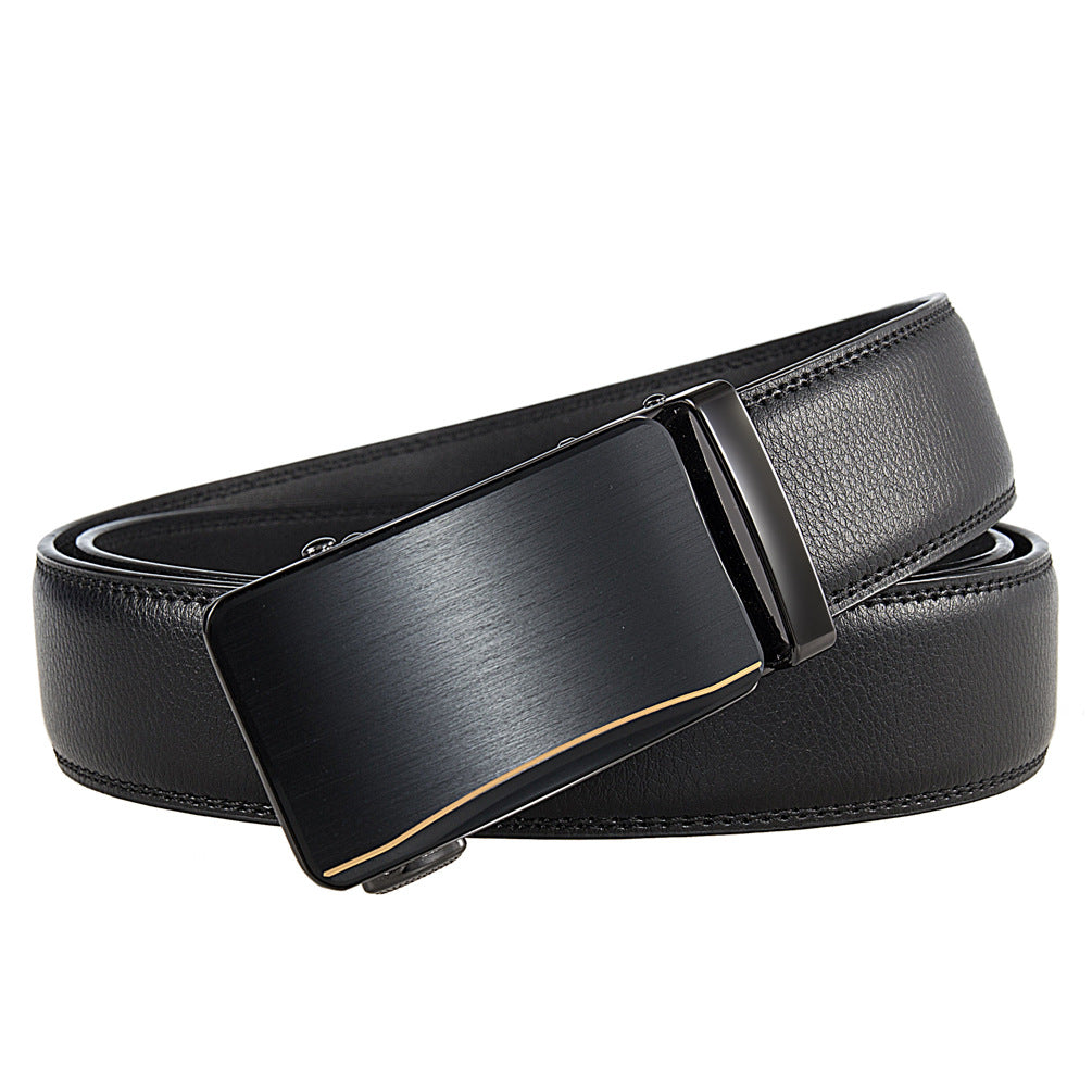 Ceinture homme Léo Zen 20 en cuir noir avec boucle automatique rectangulaire finition brossée et détails dorés.