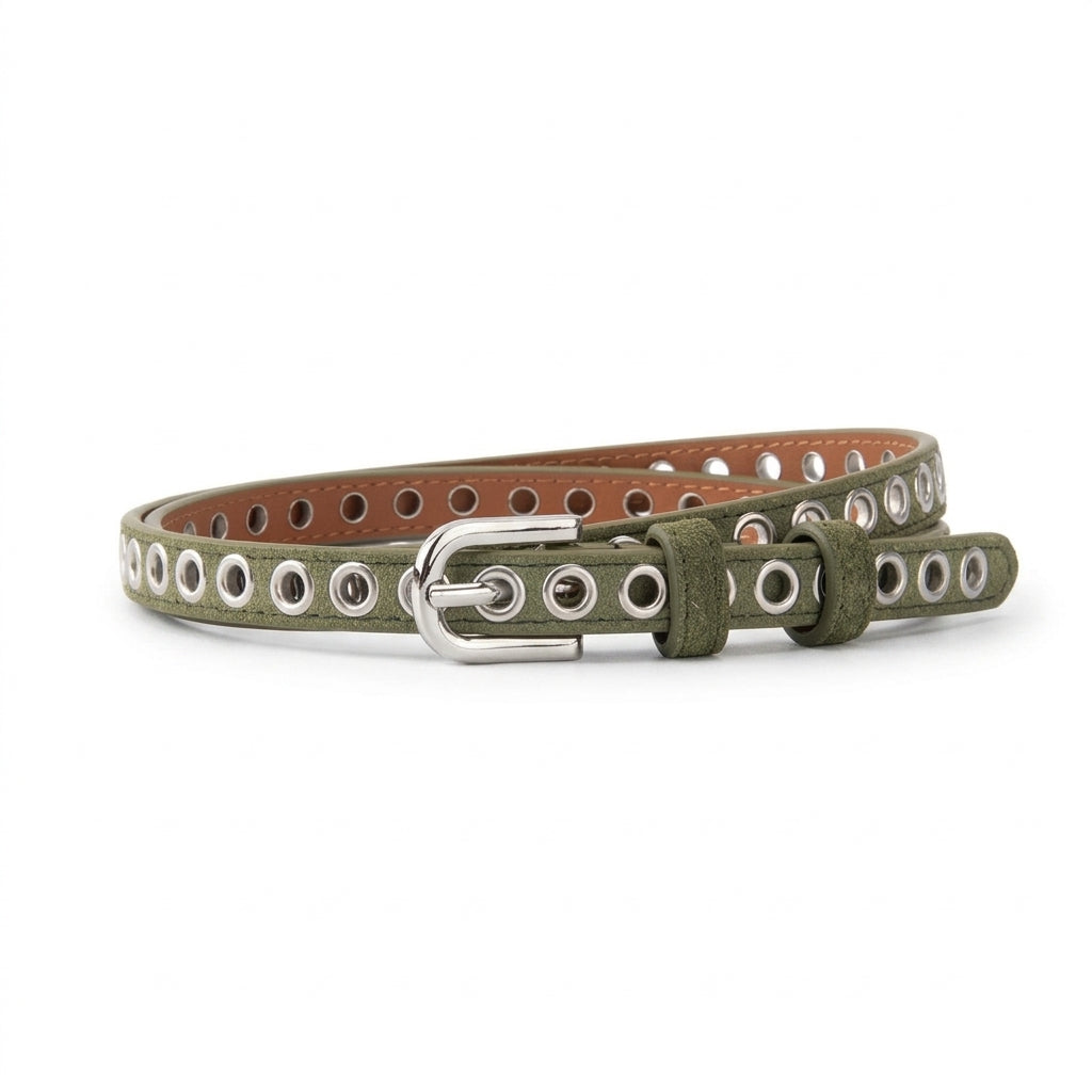 Ceinture fine pour femme Léonie en cuir de vachette vert kaki avec œillets métalliques arrondis et boucle ardillon ovale argentée.