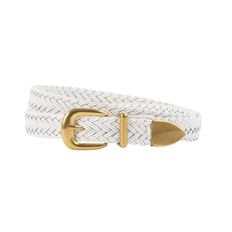 Ceinture fine Lison blanche en simili-cuir tressé avec boucle ardillon dorée demi-lune.